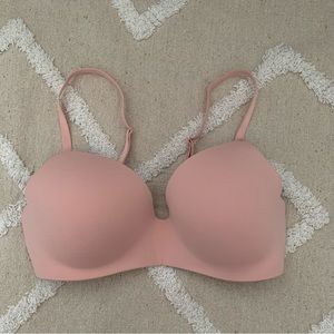 Victoria’s Secret Wireless Lightly Line T-shirt Bra